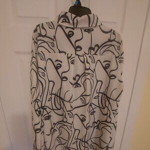 GRAPHIC WHITE & BLACK LONG SLEEVE BUTTON DOWN BLOUSE LARGE FIT
